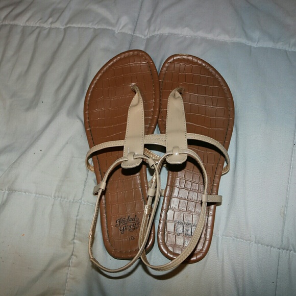 Faded Glory Strappy Sandals - Picture 2 of 3